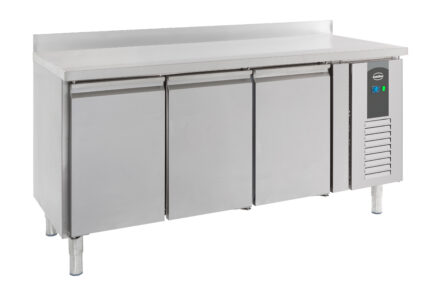 Refrigerated counter upstand 3 doors