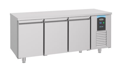 700 refrigerated counter 3 doors energy line