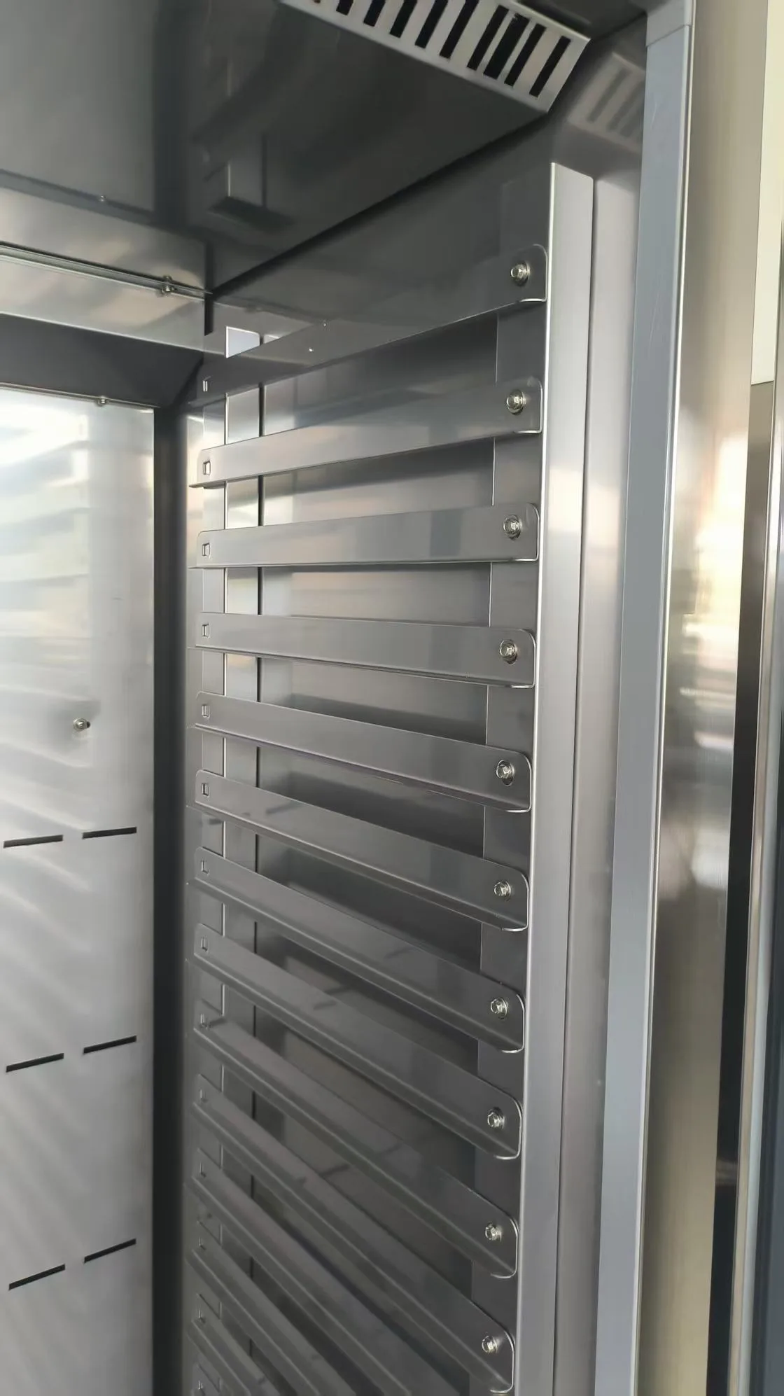 Охлаждаемая банкетная тележка 20x GN 1/1 — изображение 3